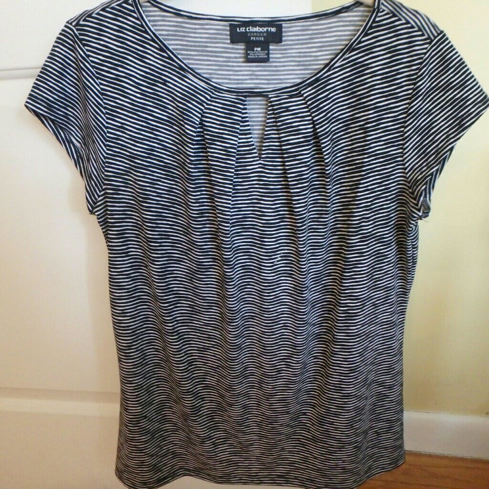 Liz Claiborne short sleeve top